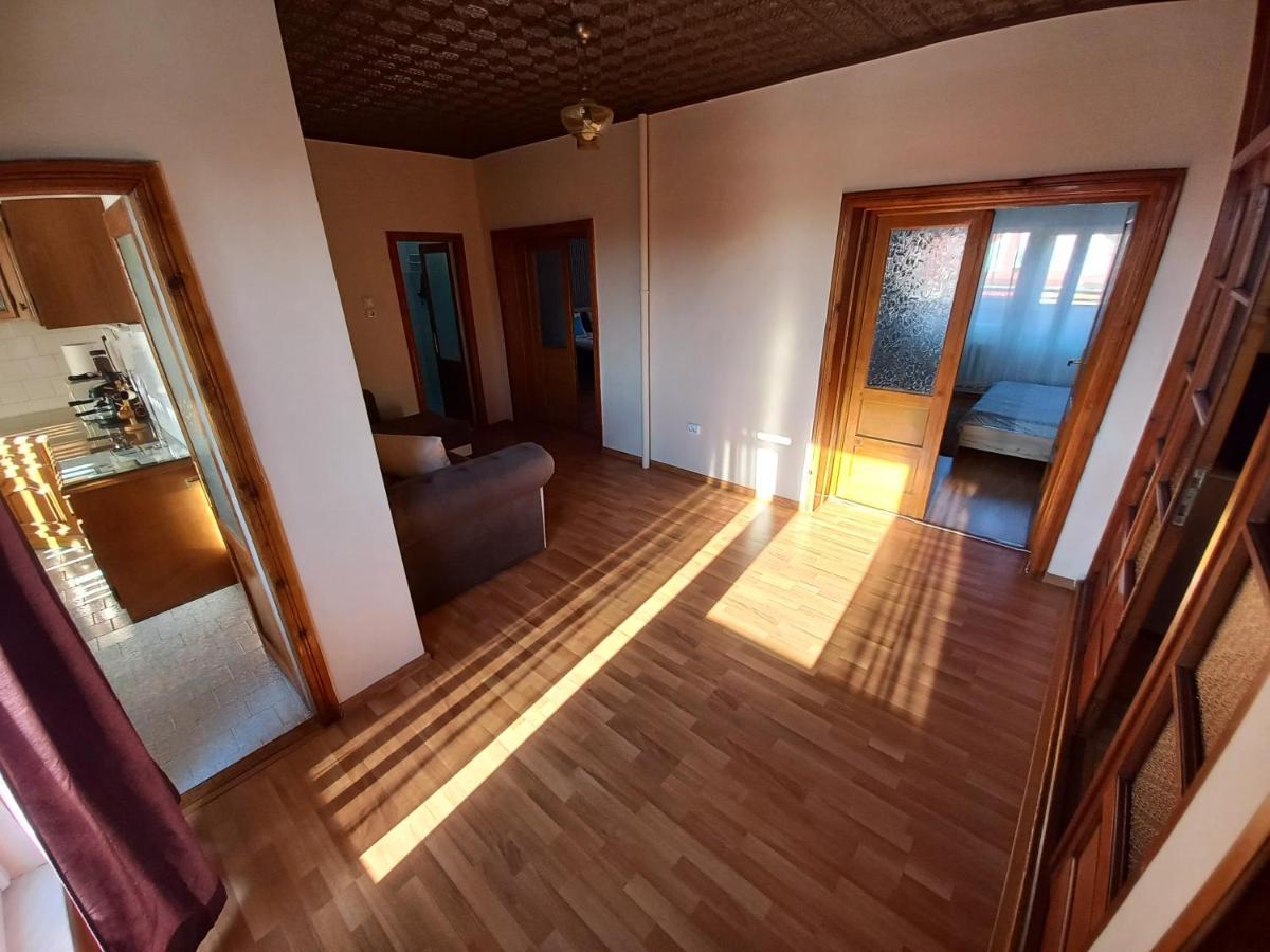 Premium Central Apartment Oradea Buitenkant foto