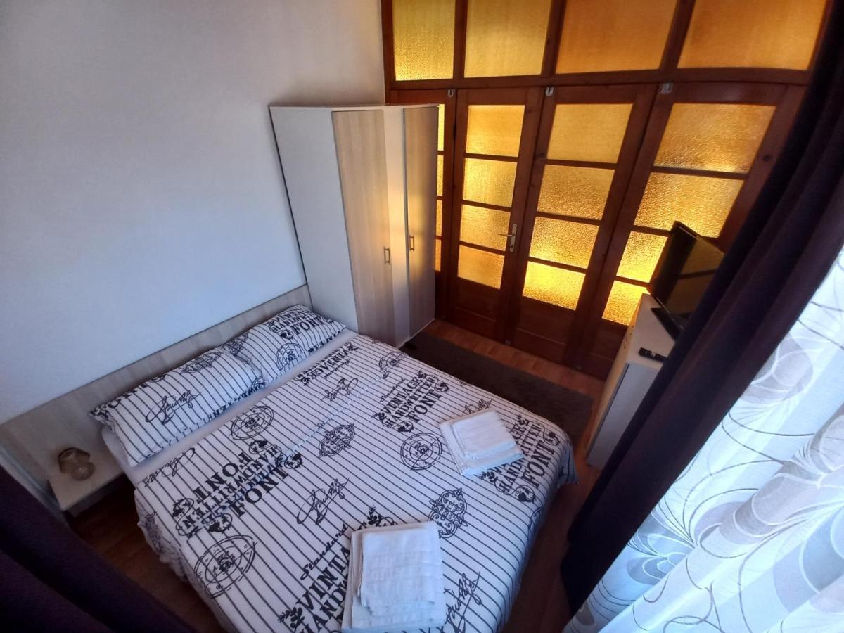 Premium Central Apartment Oradea Buitenkant foto